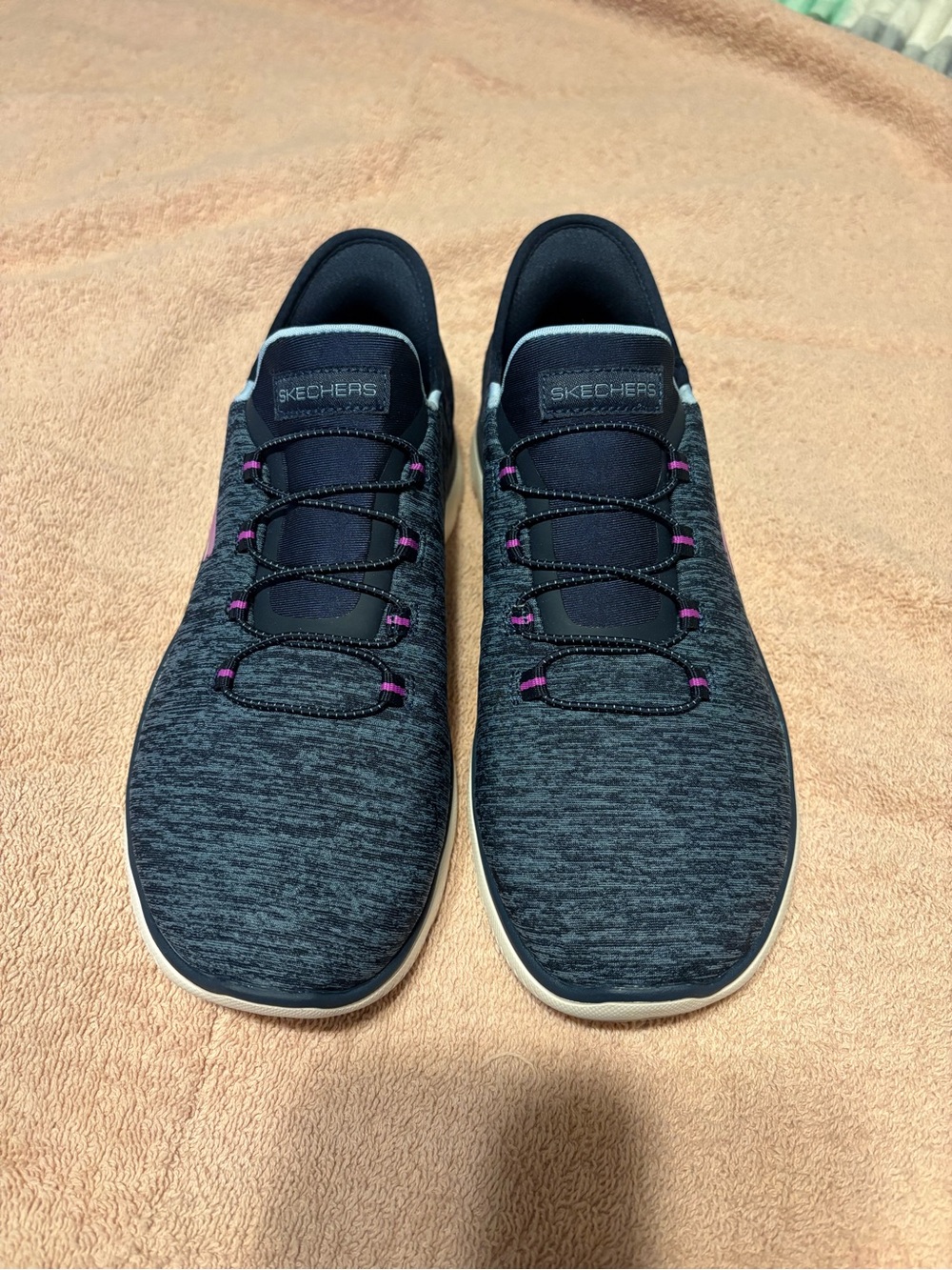 Skechers Women's Summits - Hands-Free Slip-Ins - Memory Foam Insole, W 7.5 wide